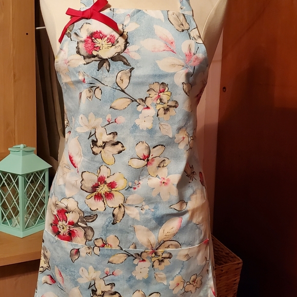 APRONS - Picture 10 of 16